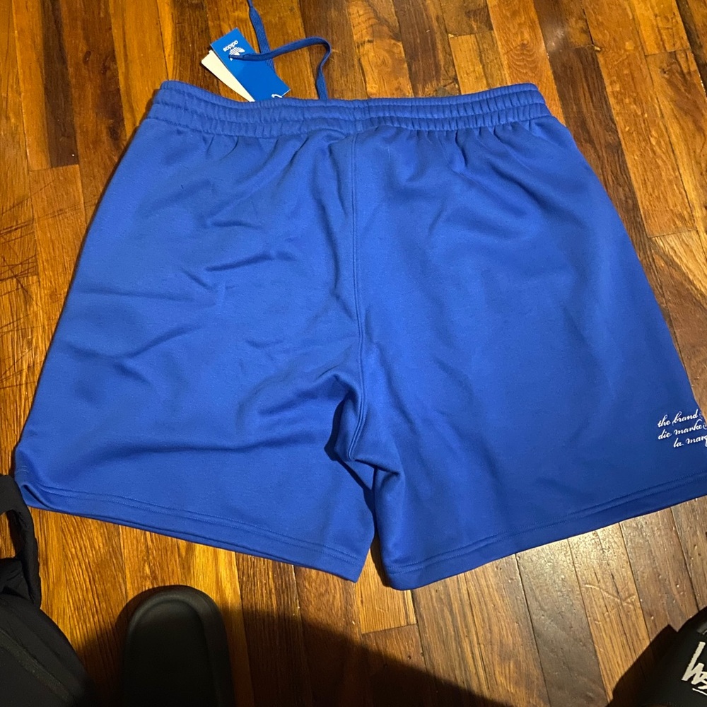 VRCT SHORTS - Picture 2 of 4